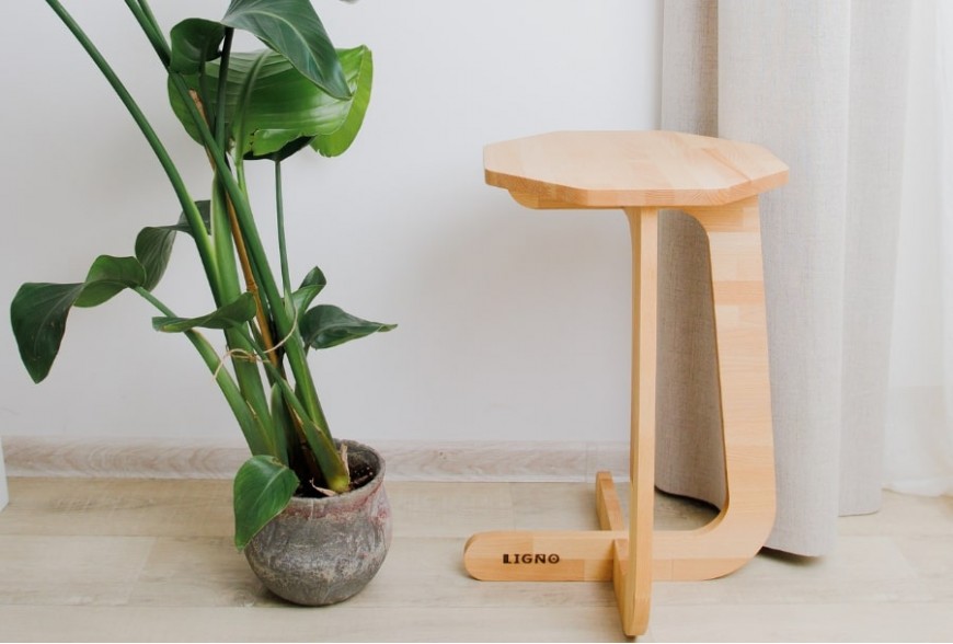 Деревянный С-образный журнальный столик