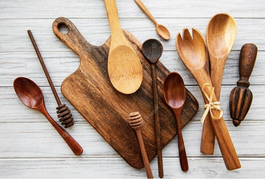 Wooden tableware